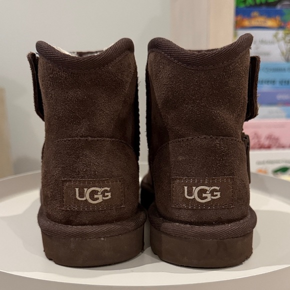 UGG Kids Boots in Chocolate Brown - Picture 2 of 4